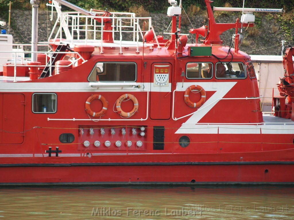 Feuerloeschboot 10-2      P202.JPG
